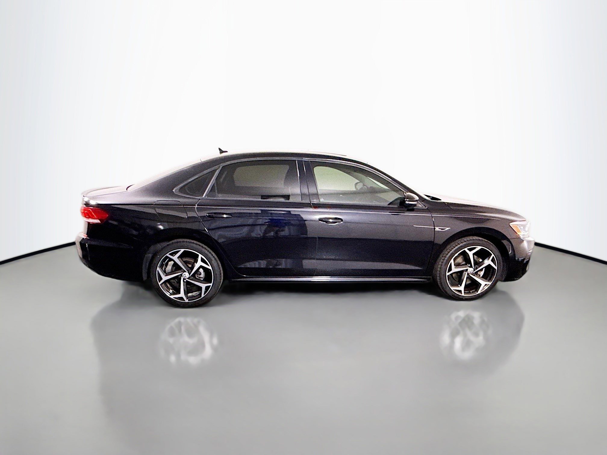 Used 2020 Volkswagen Passat 2.0T R-Line FWD image 11
