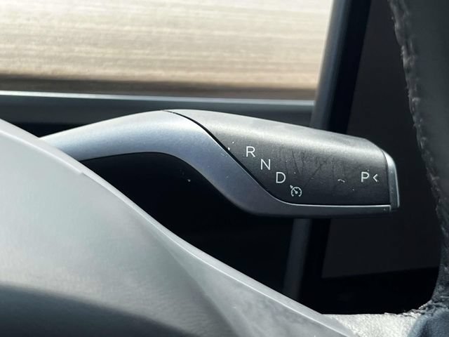 Used 2025 Tesla Model Y Long Range AWD/4WD image 24
