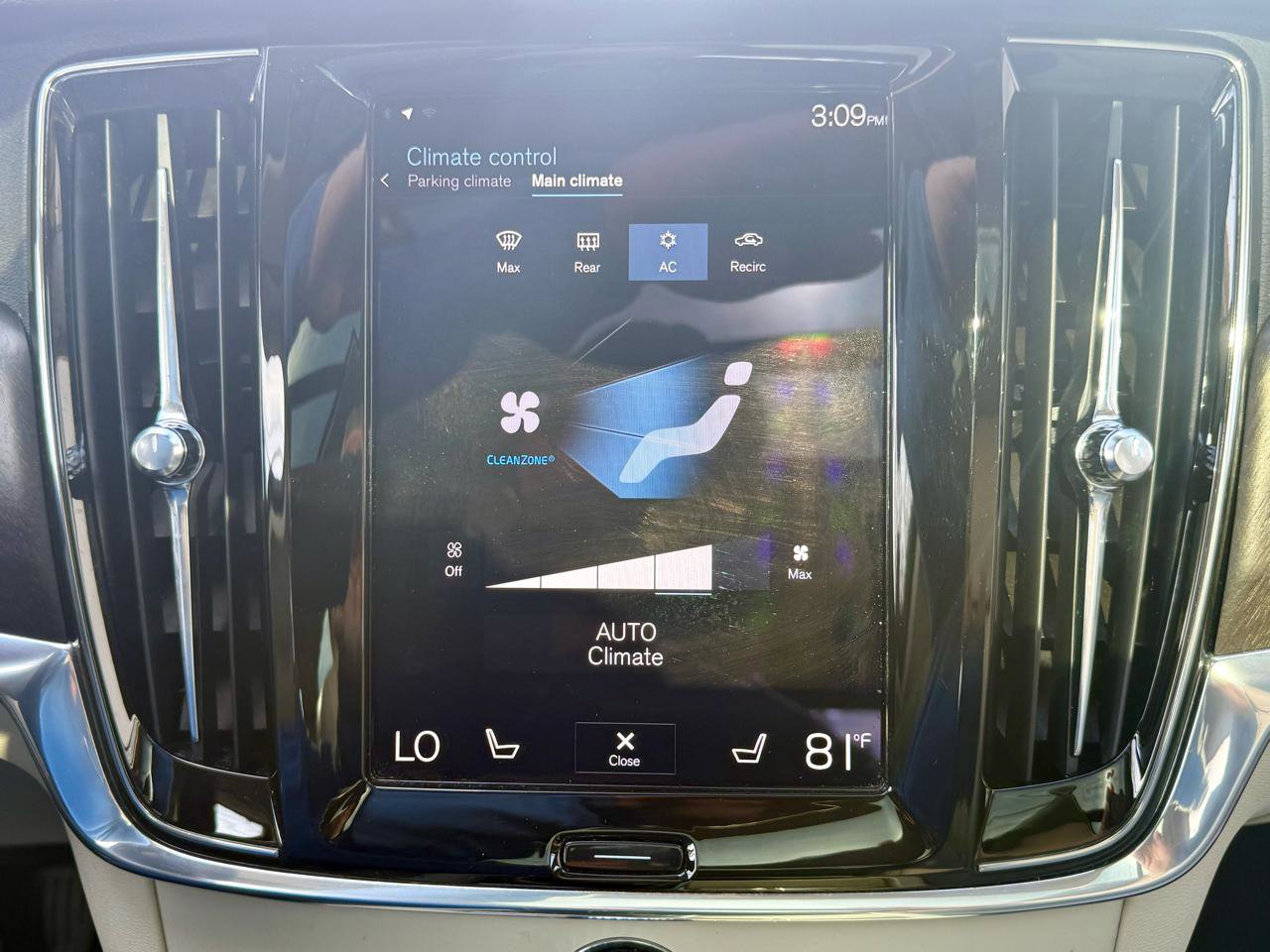 Used 2020 Volvo V90 T6 Cross Country AWD/4WD image 36