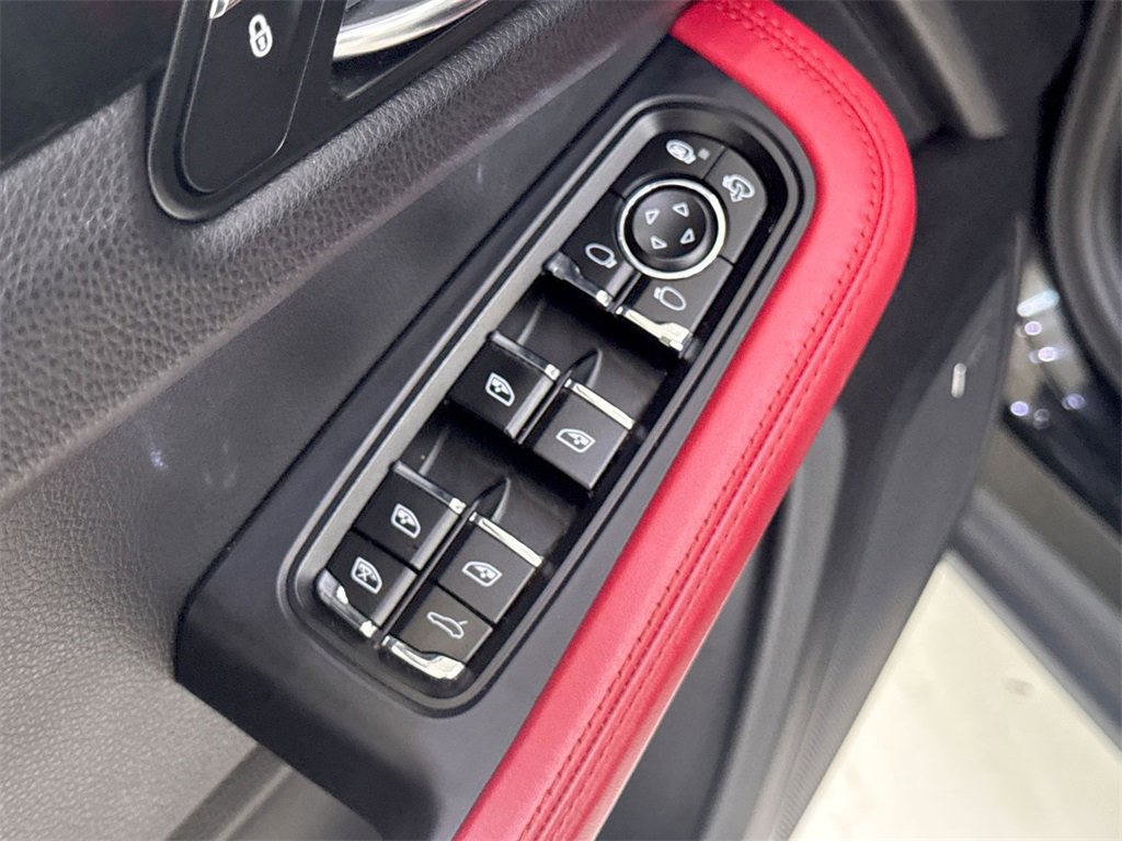 Used 2018 Porsche Macan Sport Edition image 23