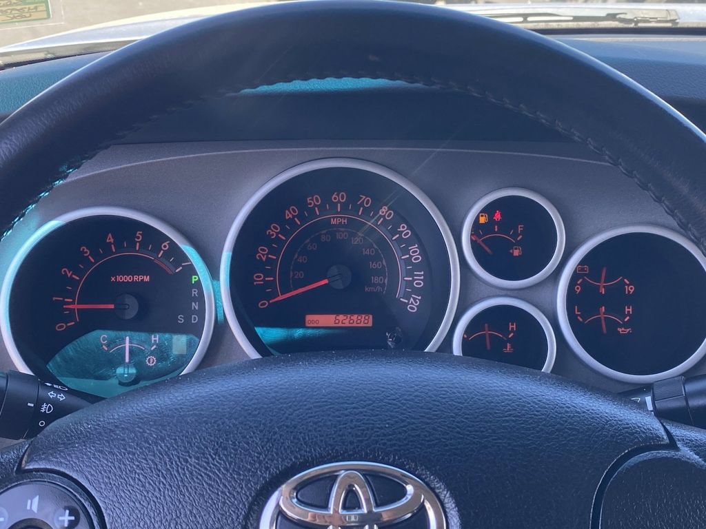 Used 2010 Toyota Tundra 4x4 CrewMax image 29