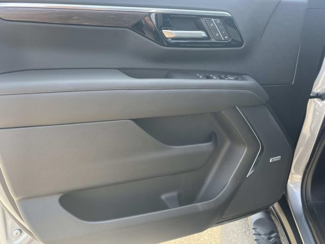New 2026 Chevrolet Suburban Z71 w/ Z71 Off-Road Package AWD/4WD image 15