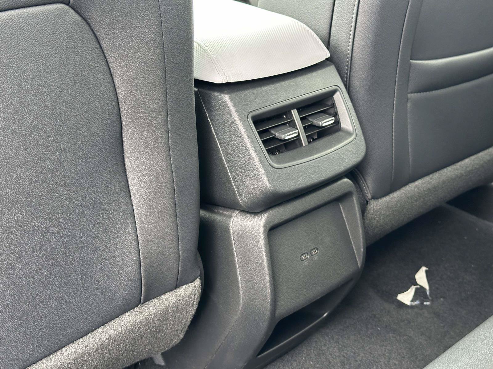 New 2026 Chevrolet Equinox EV LT w/ LPO, Blackout Package FWD image 9