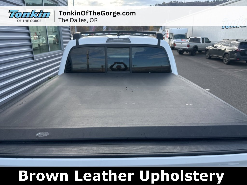 Used 2016 Toyota Tacoma Limited image 8