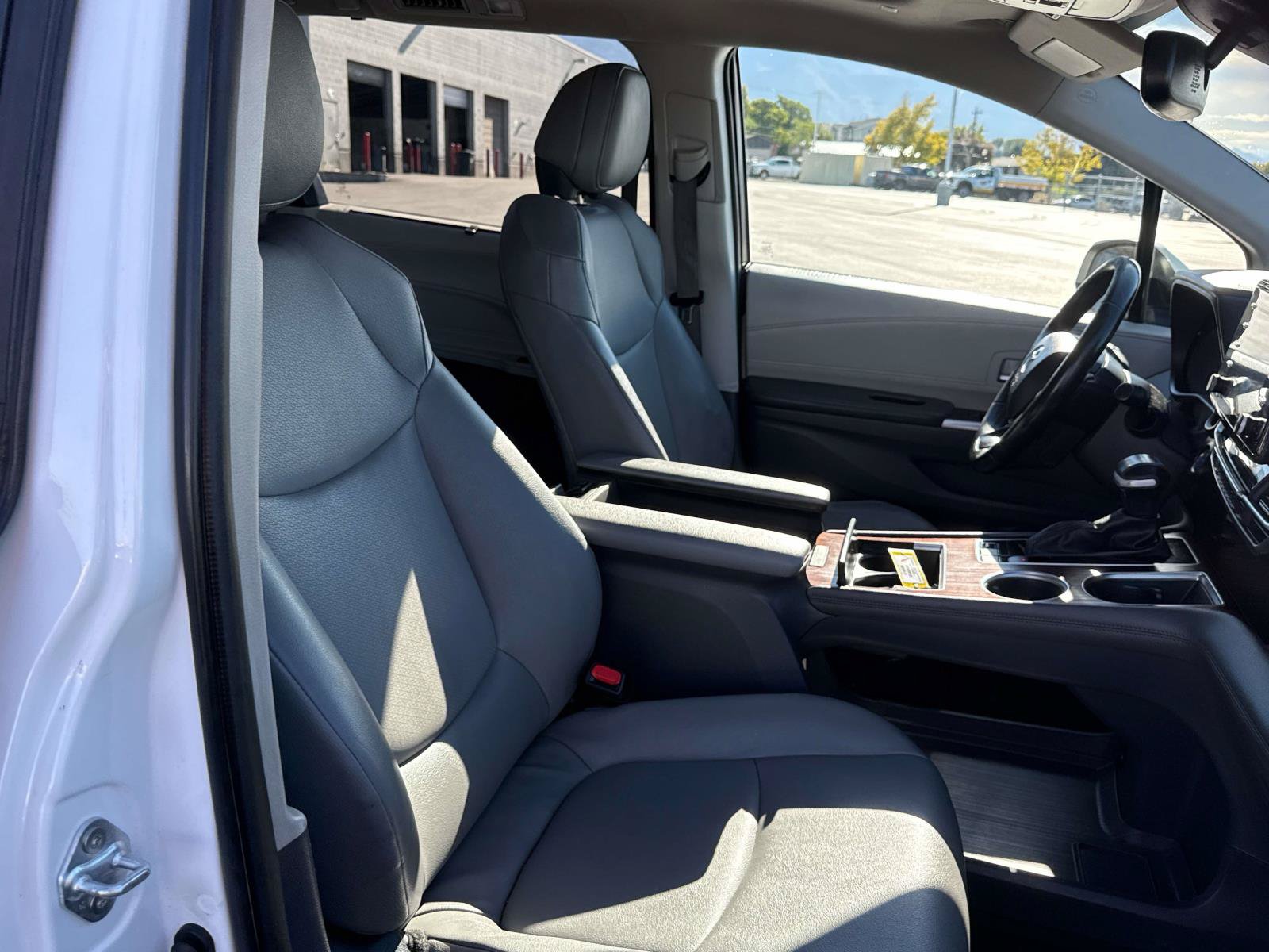 Used 2023 Toyota Sienna XLE FWD image 18