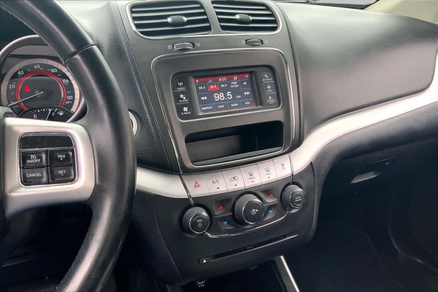 Used 2019 Dodge Journey SE w/ Connectivity Group FWD image 7
