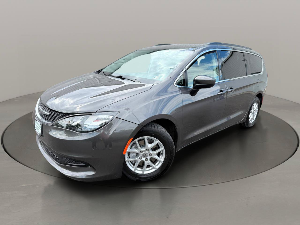 Used 2021 Chrysler Voyager Lxi FWD image 3