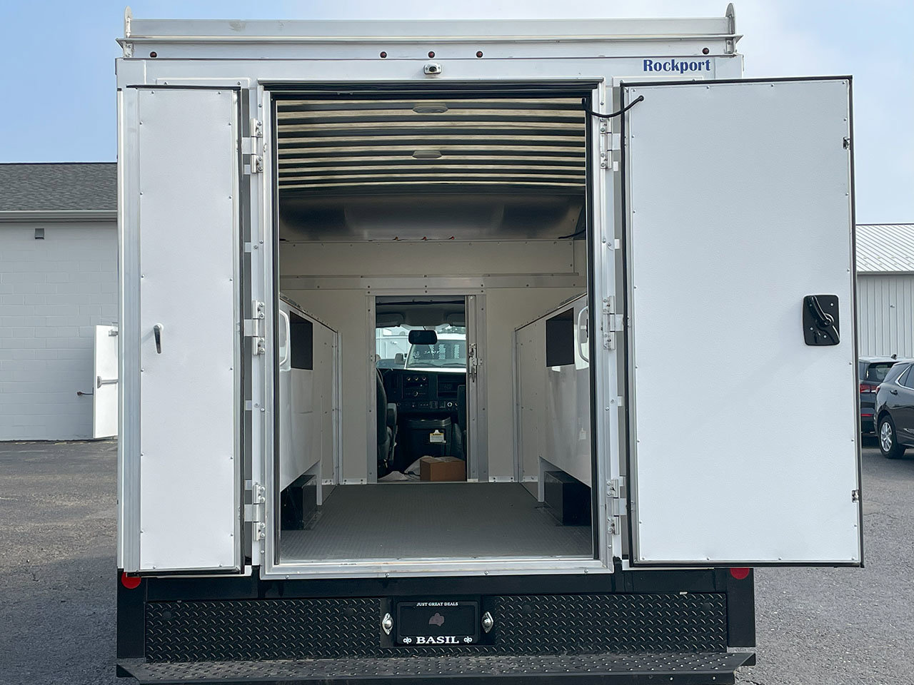 Used 2022 Chevrolet Express 3500 CUTWAY w/ Power Convenience Package image 20