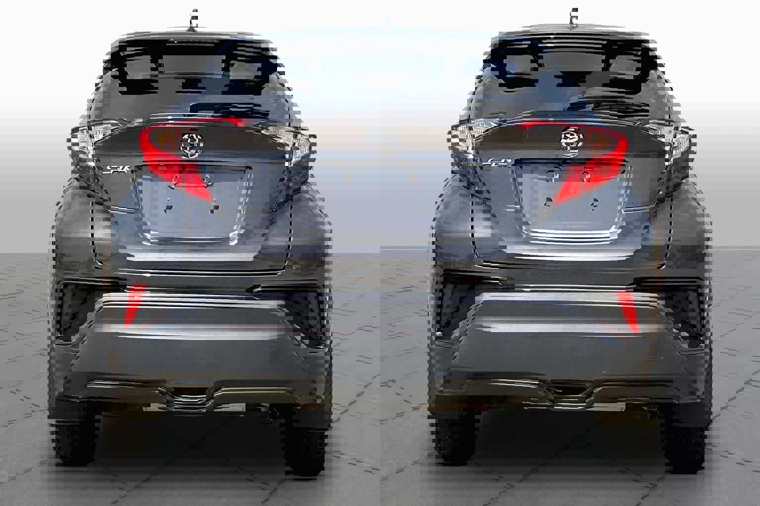 Used 2021 Toyota C-HR XLE FWD image 5