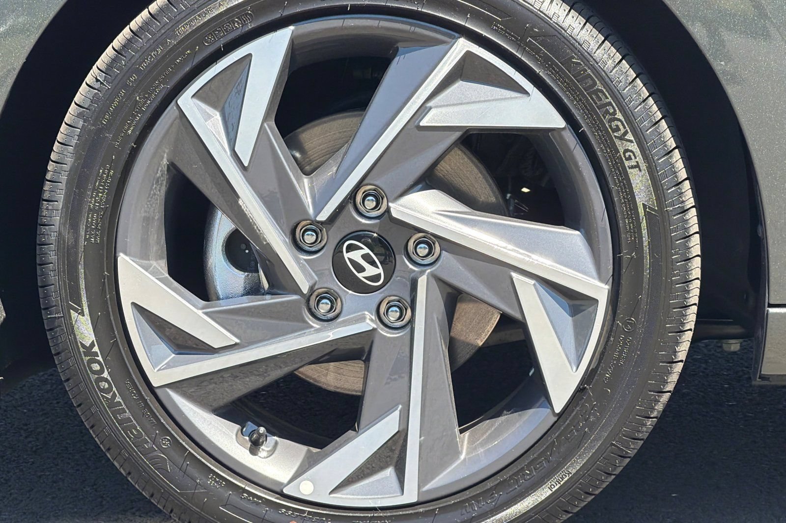 New 2026 Hyundai Elantra Limited FWD image 24