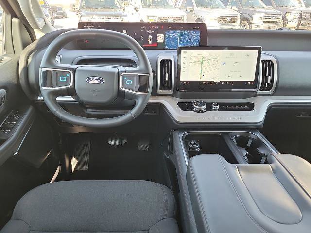 Certified 2025 Ford Expedition Active image 11