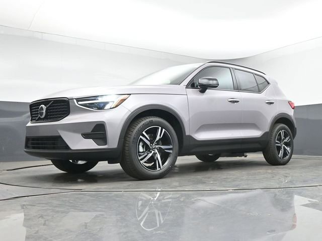 New 2026 Volvo XC40 B4 Core w/ Climate Package FWD image 38