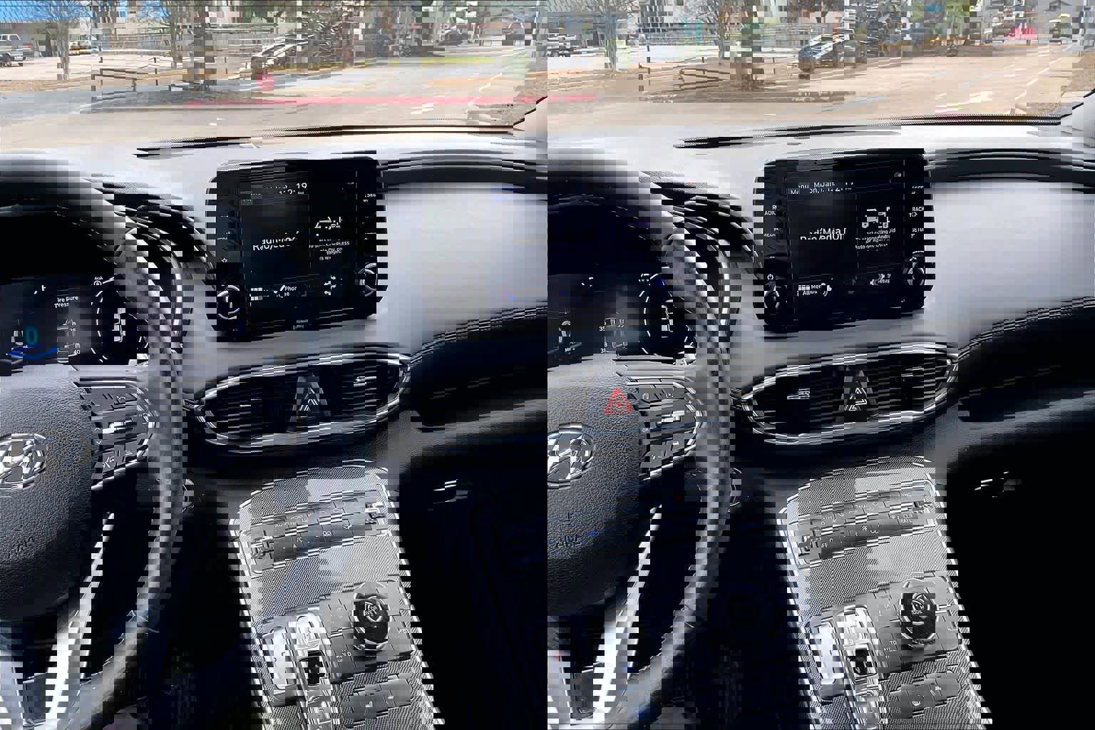 Used 2021 Hyundai Santa Fe SEL w/ Convenience Package image 5