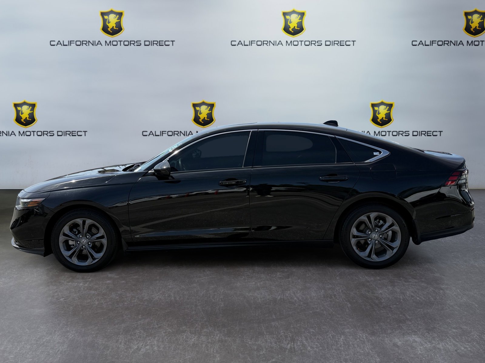 Used 2024 Honda Accord EX image 2