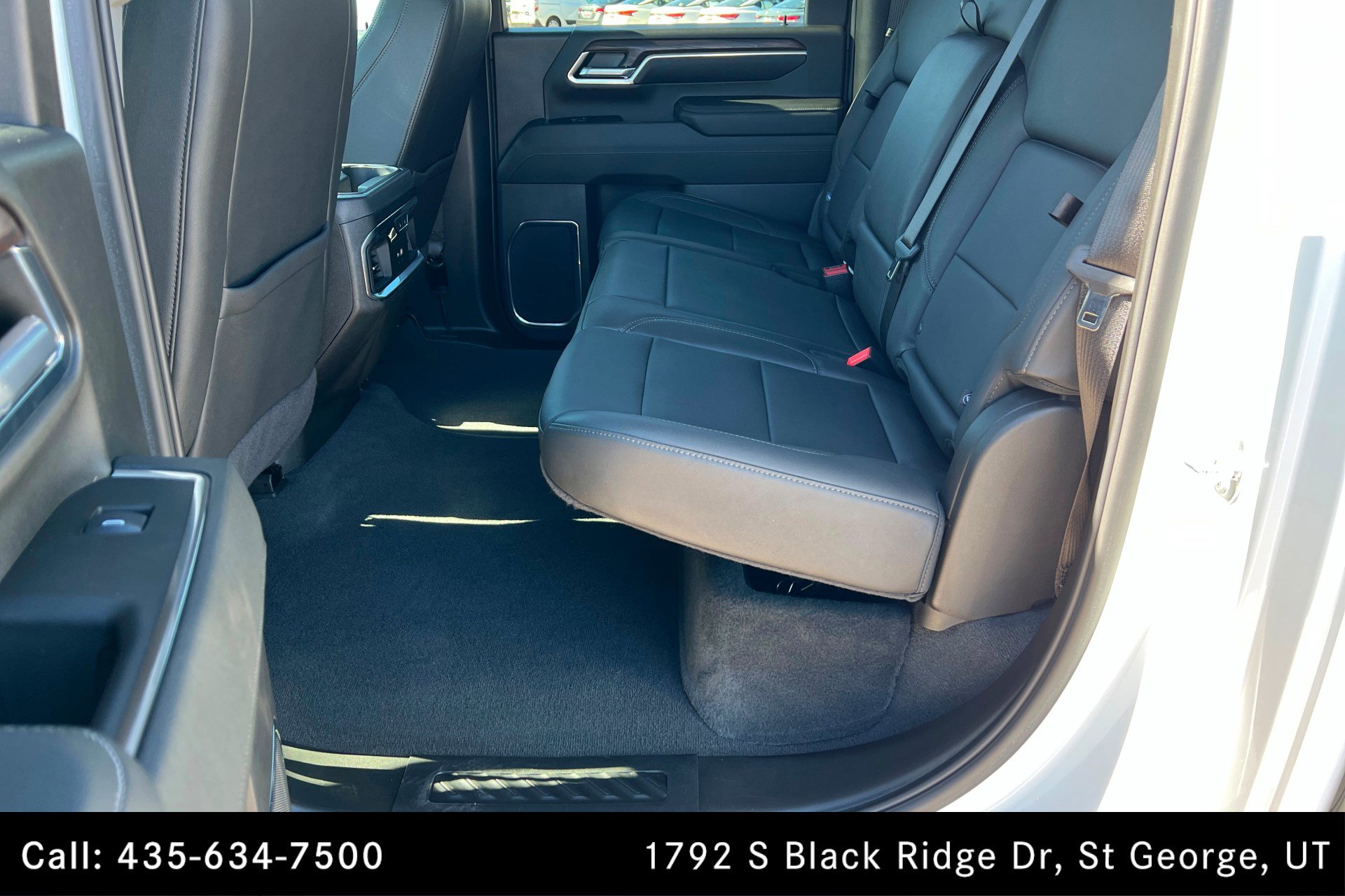 Used 2024 GMC Sierra 2500 SLT w/ SLT Premium Package image 21