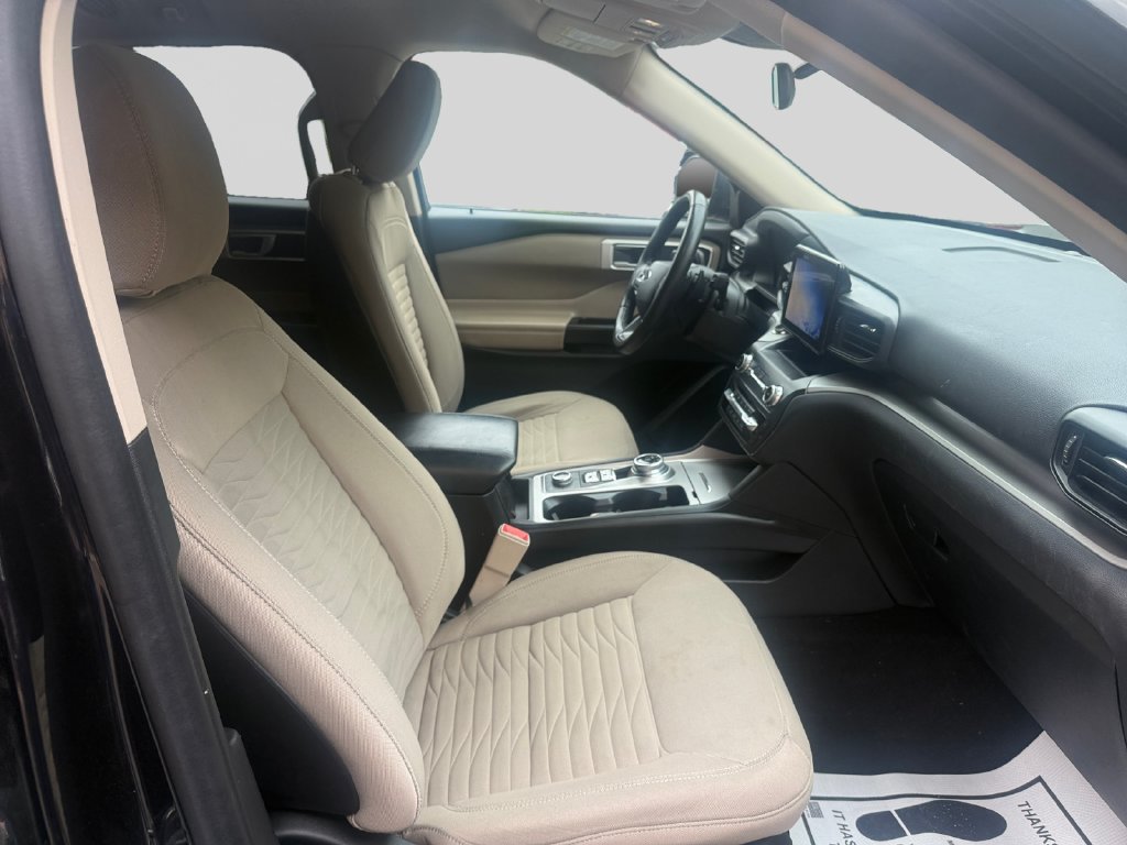 Used 2020 Ford Explorer XLT w/ Comfort Package AWD/4WD image 15