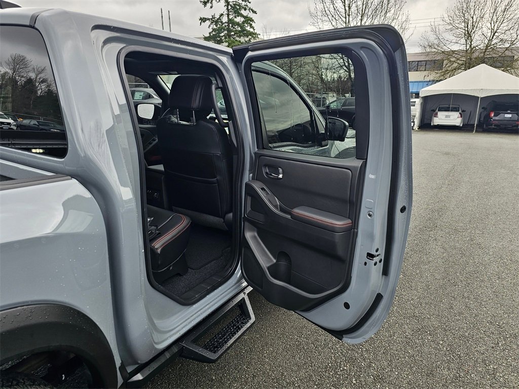 Used 2025 Nissan Frontier PRO-4X w/ Pro Premium Package image 28