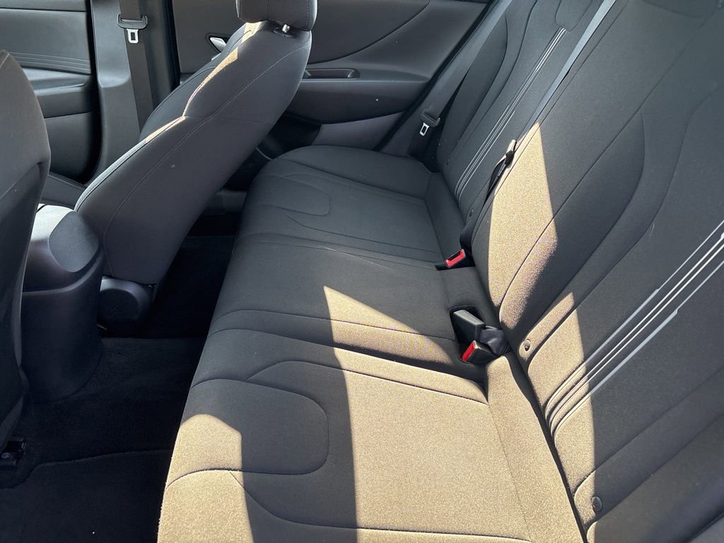 Used 2023 Hyundai Elantra SEL FWD image 4