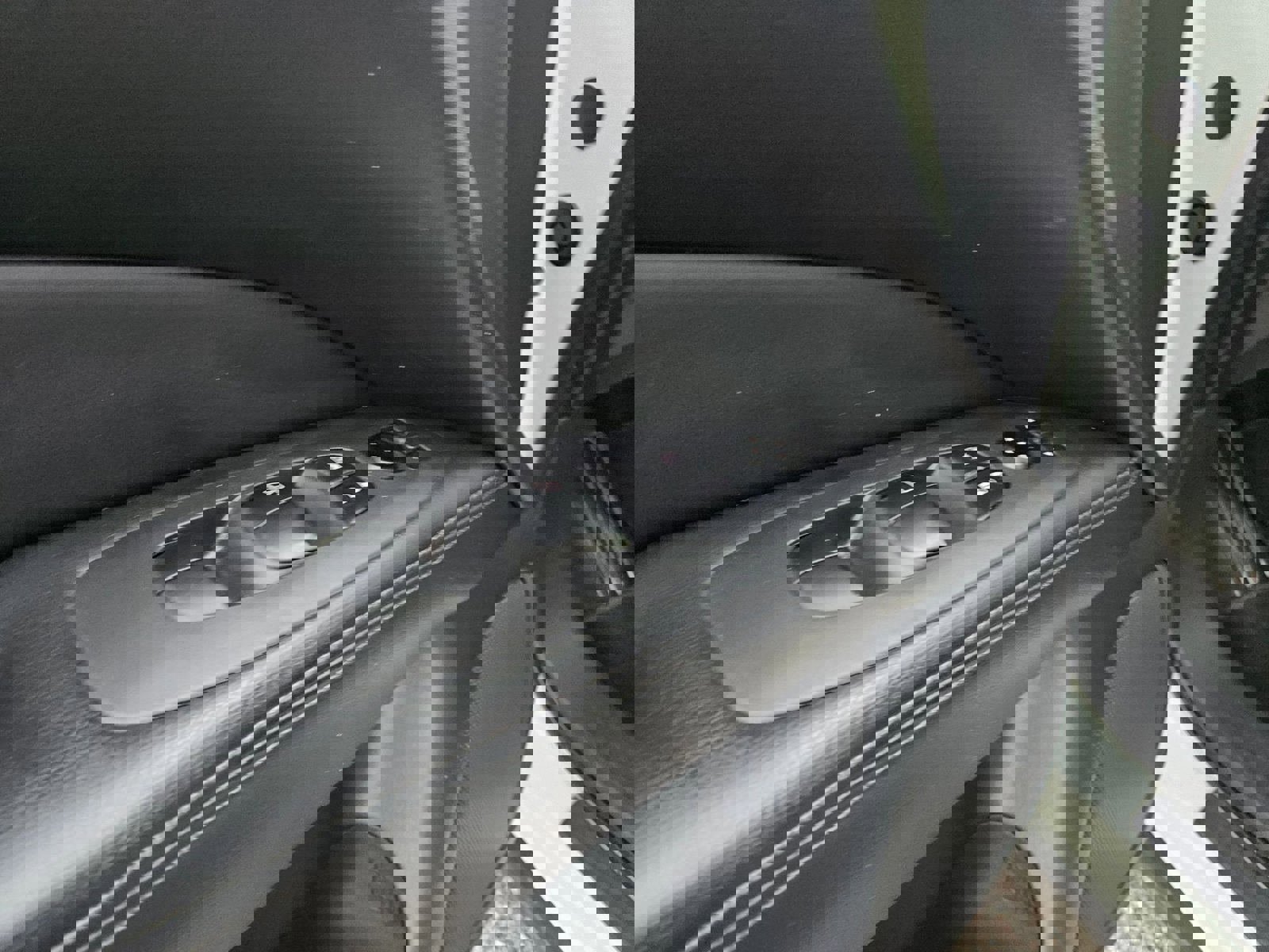 Used 2020 Nissan Pathfinder S image 22