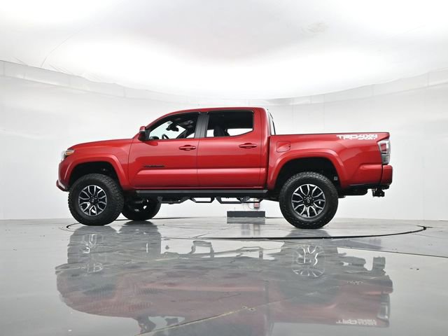 Used 2022 Toyota Tacoma TRD Sport w/ Technology Package image 38