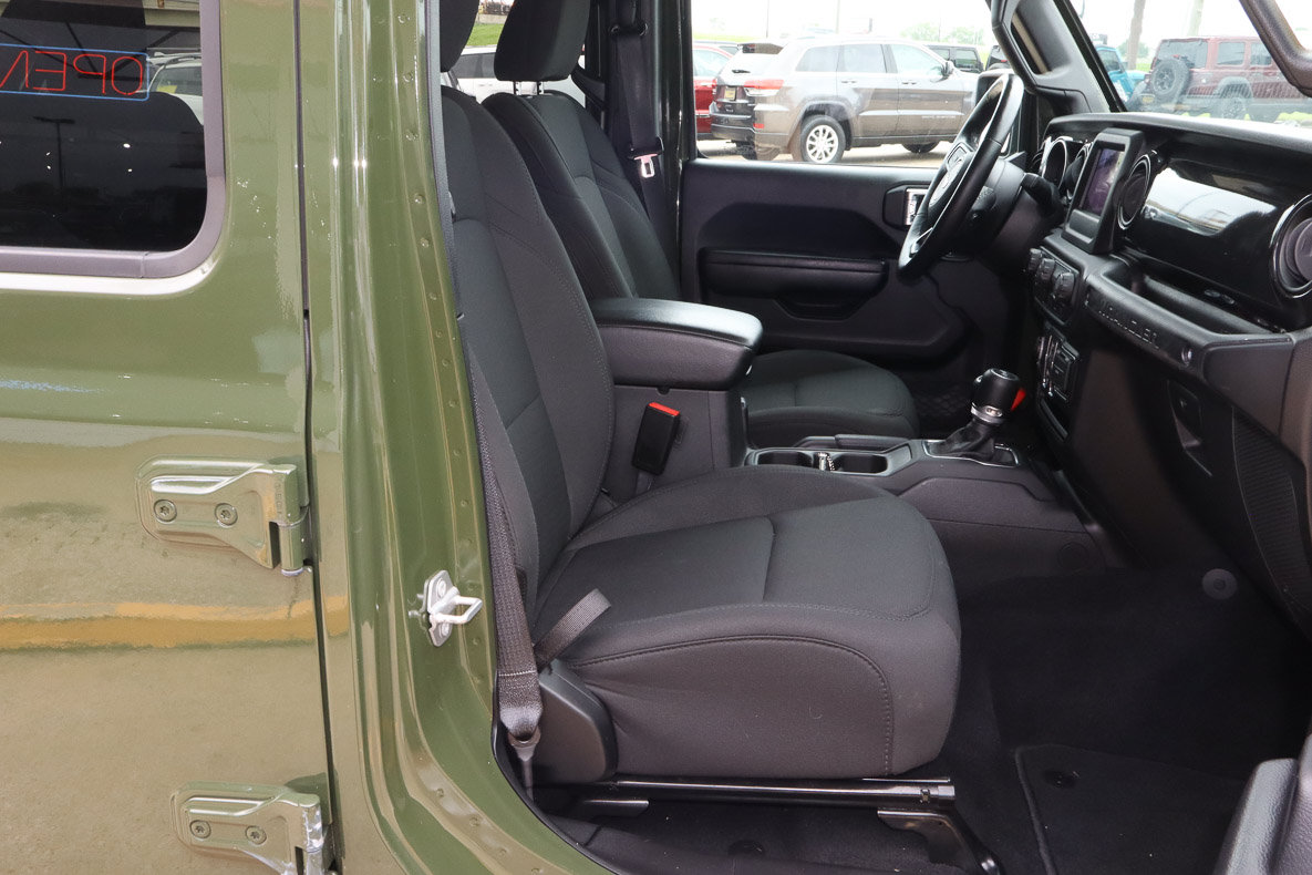 Used 2021 Jeep Wrangler Unlimited Sport AWD/4WD image 22