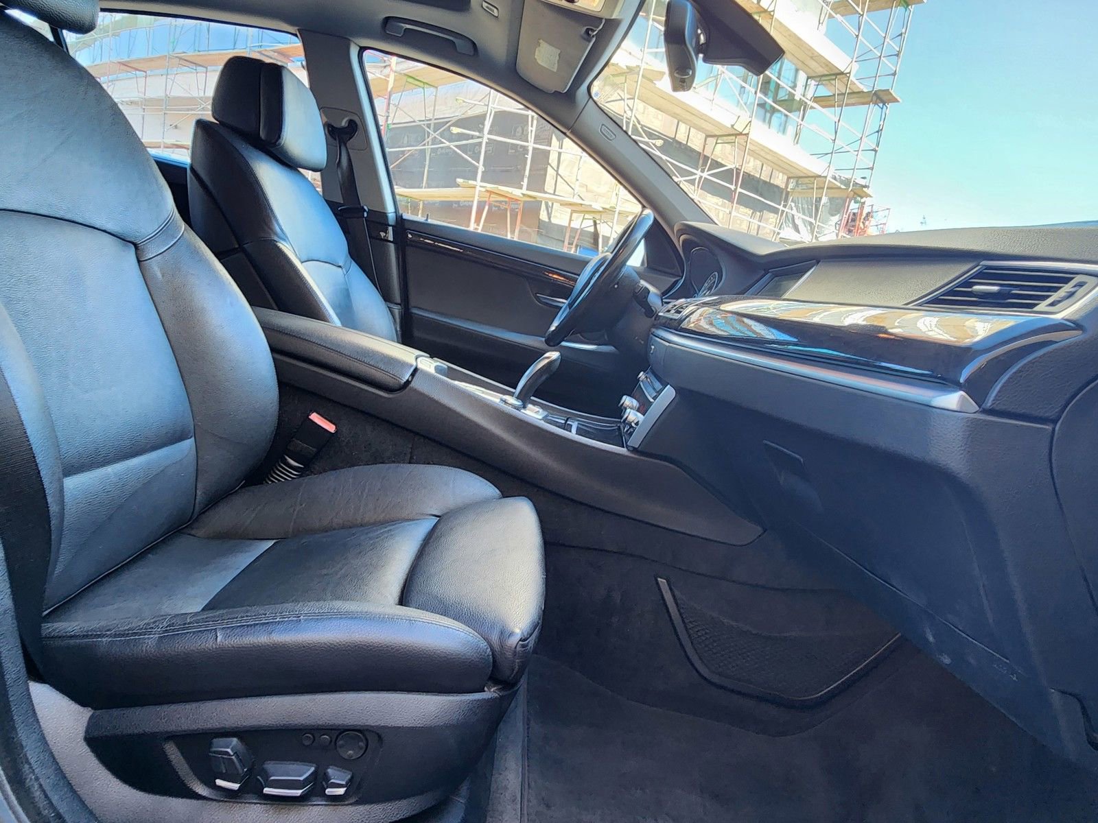 Used 2011 BMW 550i Gran Turismo image 23