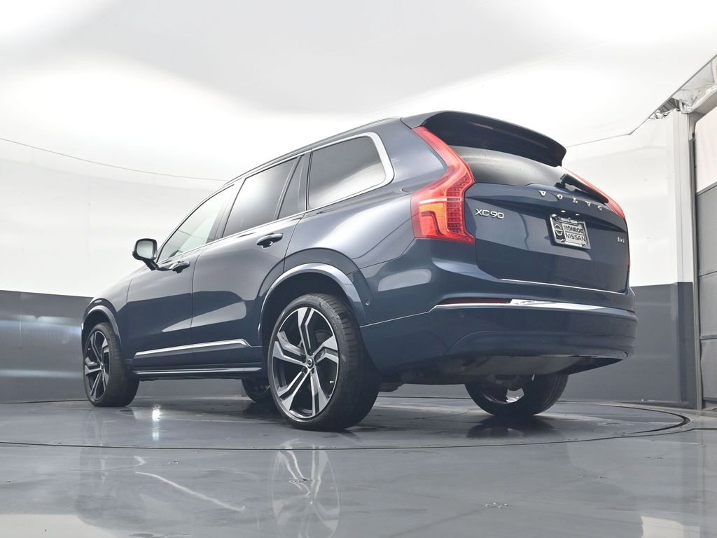Used 2024 Volvo XC90 B6 Ultimate w/ Lounge Package image 14