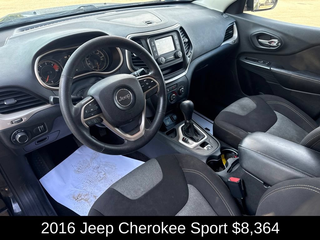 Used 2016 Jeep Cherokee Sport FWD image 9