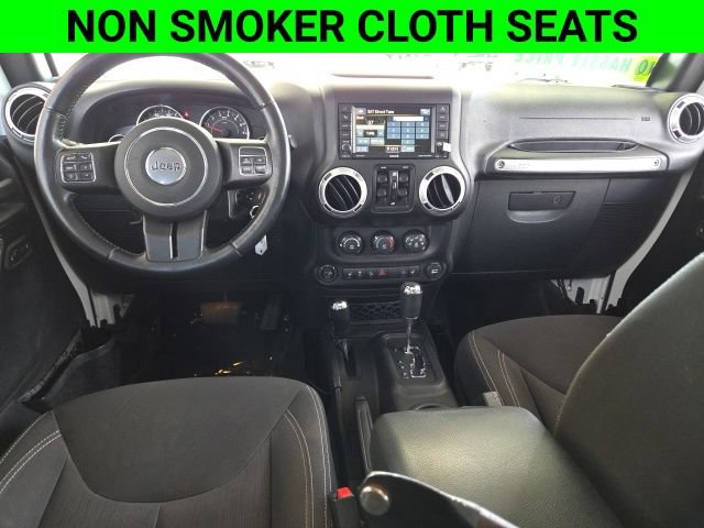 Used 2015 Jeep Wrangler Unlimited Sahara w/ Connectivity Group AWD/4WD image 2