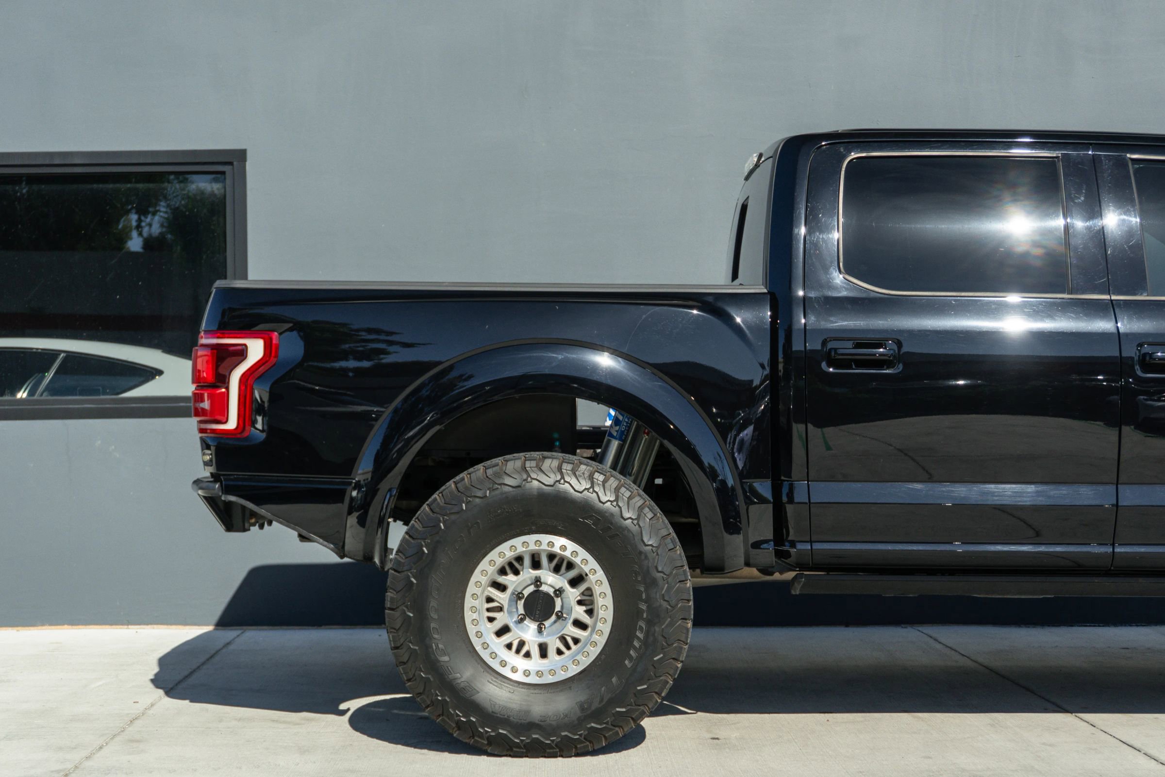 Used 2017 Ford F150 Raptor w/ Equipment Group 802A Luxury image 33