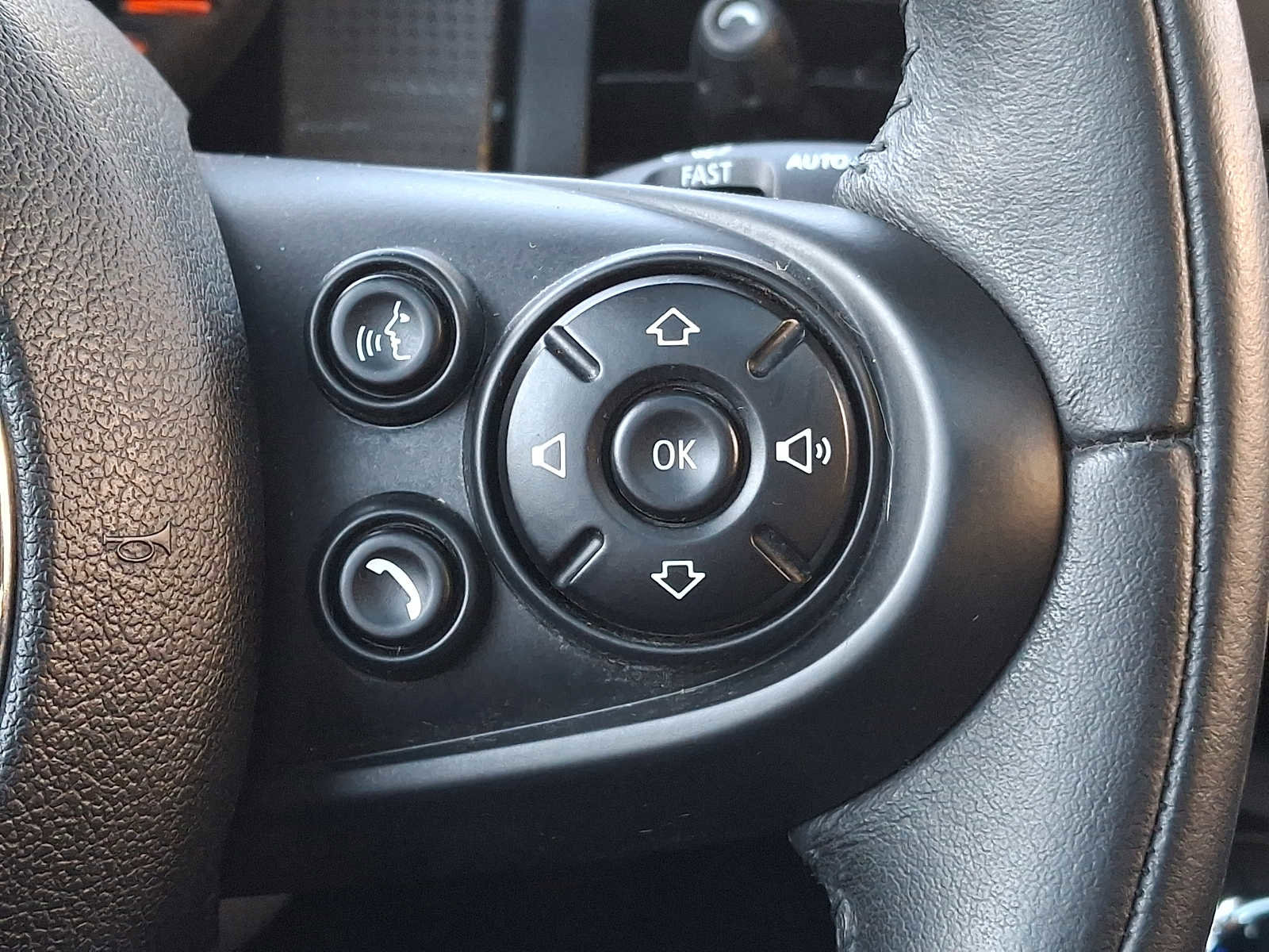 Used 2015 MINI Cooper 4-Door Hardtop image 20