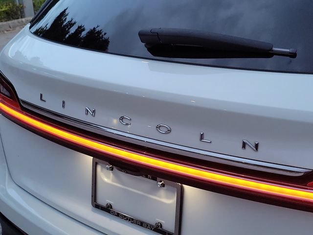Certified 2022 Lincoln Nautilus FWD w/ Premium Package image 6