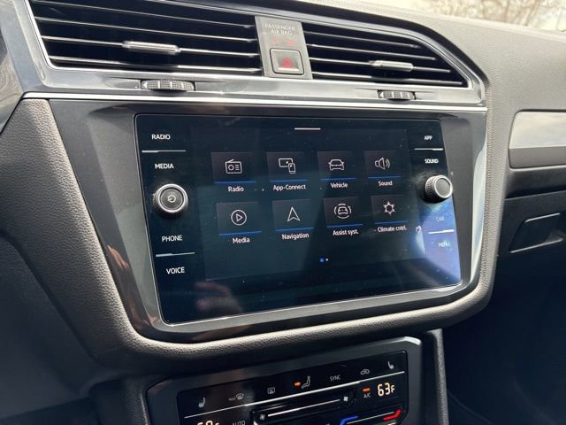 Used 2022 Volkswagen Tiguan SE AWD/4WD image 16