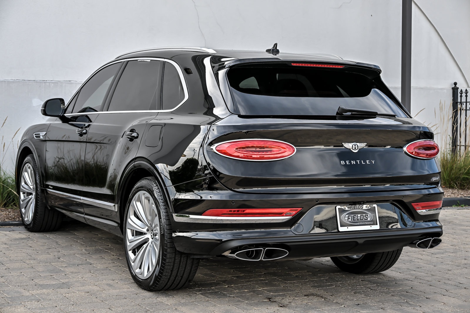 Certified 2023 Bentley Bentayga Plug-In Hybrid AWD/4WD image 11