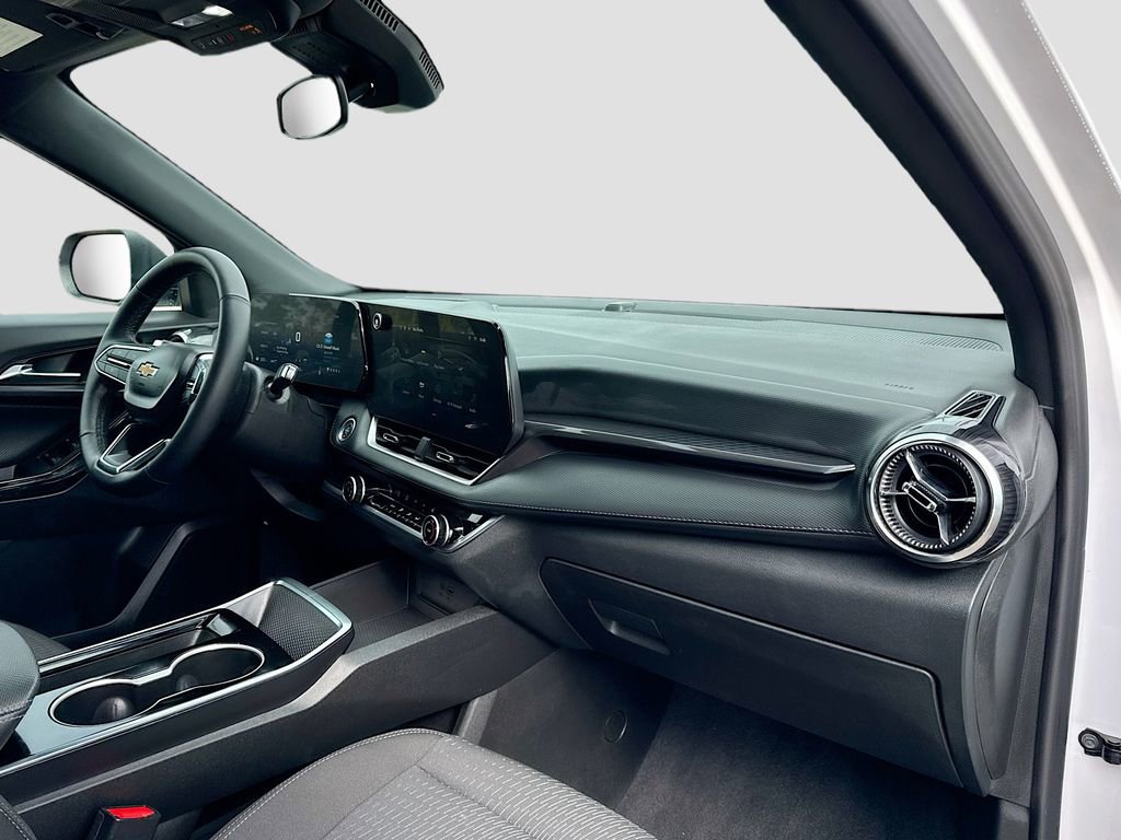 Used 2025 Chevrolet Equinox LT image 18