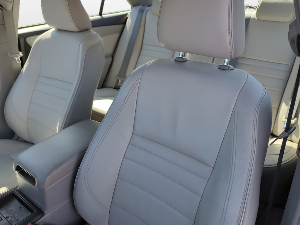 Used 2015 Toyota Camry XLE w/ Convenience Package image 13