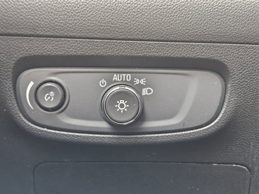 Used 2025 Buick Encore GX Sport Touring w/ Comfort Package AWD/4WD image 25