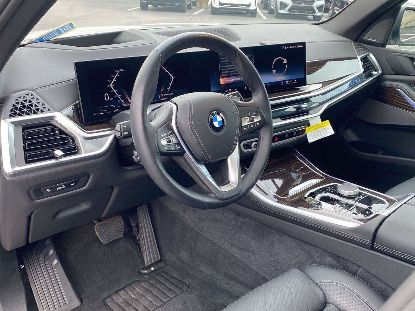 New 2026 BMW X5 xDrive40i w/ Climate Comfort Package AWD/4WD image 2