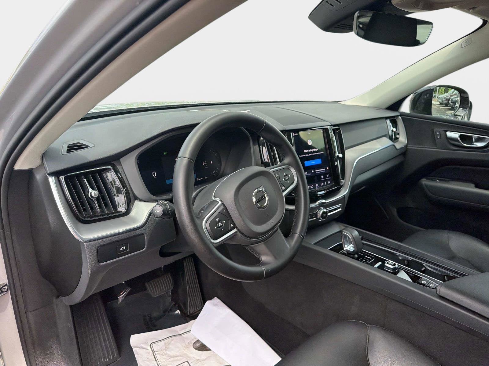 Certified 2025 Volvo XC60 B5 Core AWD/4WD image 17