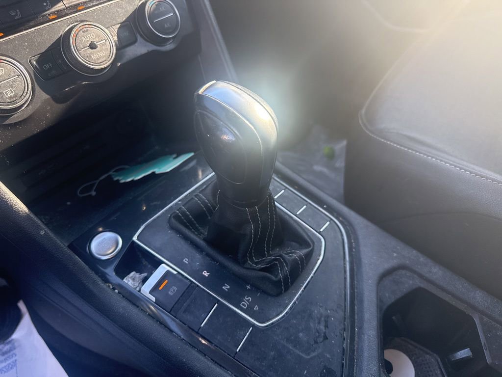 Used 2021 Volkswagen Tiguan S image 12