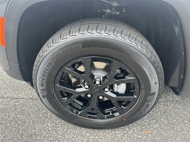New 2025 Jeep Grand Cherokee Altitude image 10