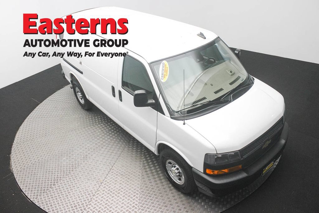 Used 2021 Chevrolet Express 3500 w/ Driver Convenience Package RWD image 3