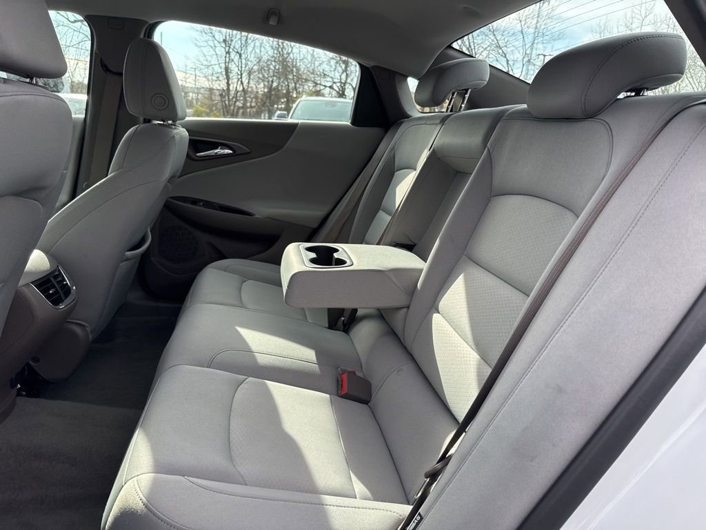 Used 2025 Chevrolet Malibu LT image 35