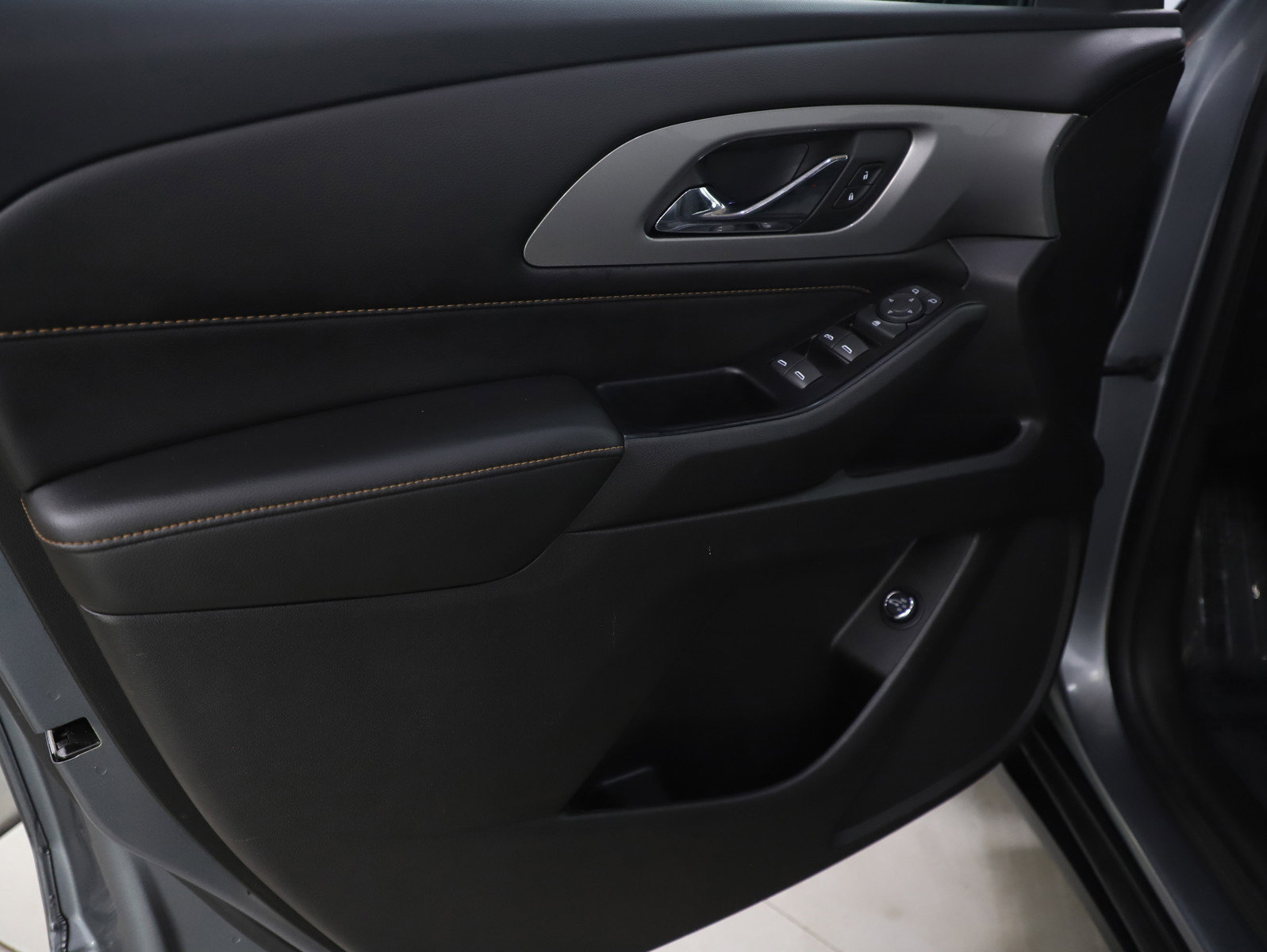 Used 2018 Chevrolet Traverse LT w/ LPO, Floor Liner Package image 24