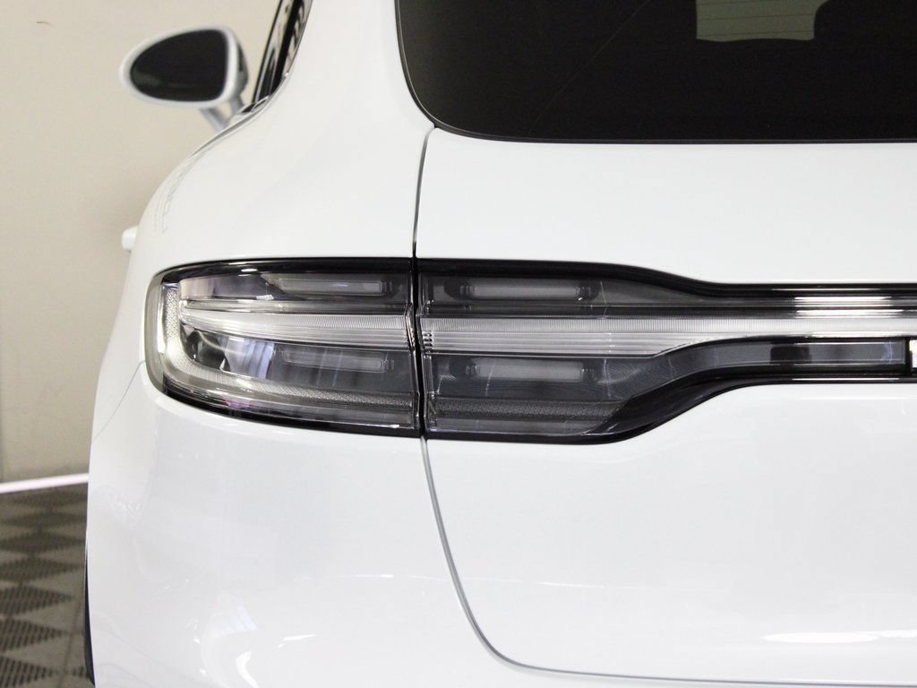 Certified 2026 Porsche Macan AWD/4WD image 12