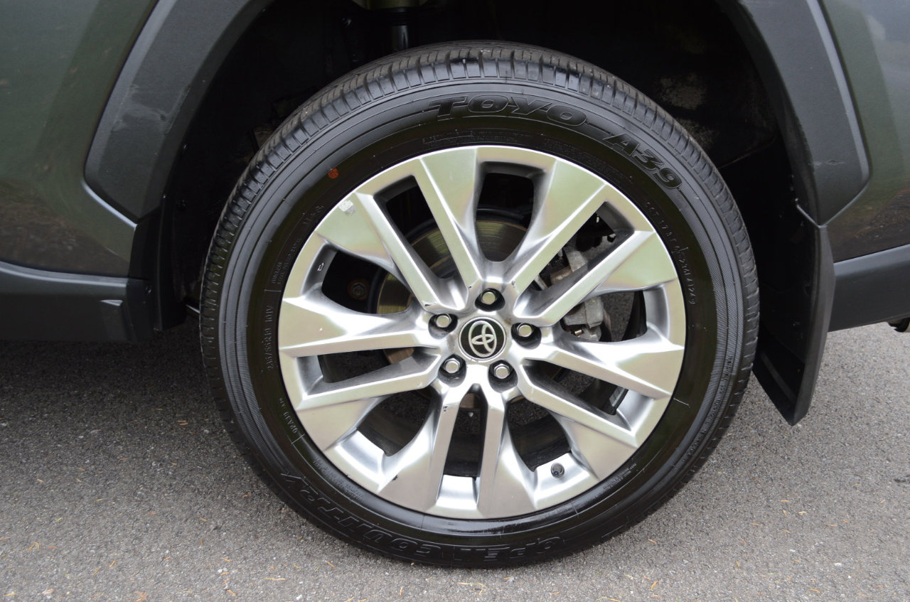 Used 2025 Toyota RAV4 XLE Premium image 10