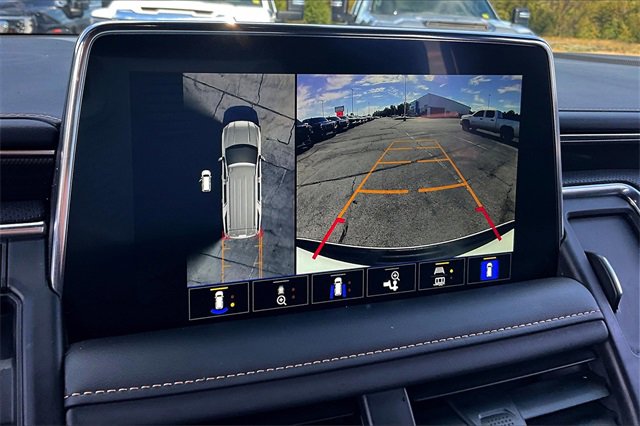 Used 2024 GMC Yukon XL AT4 w/ Technology Package image 14