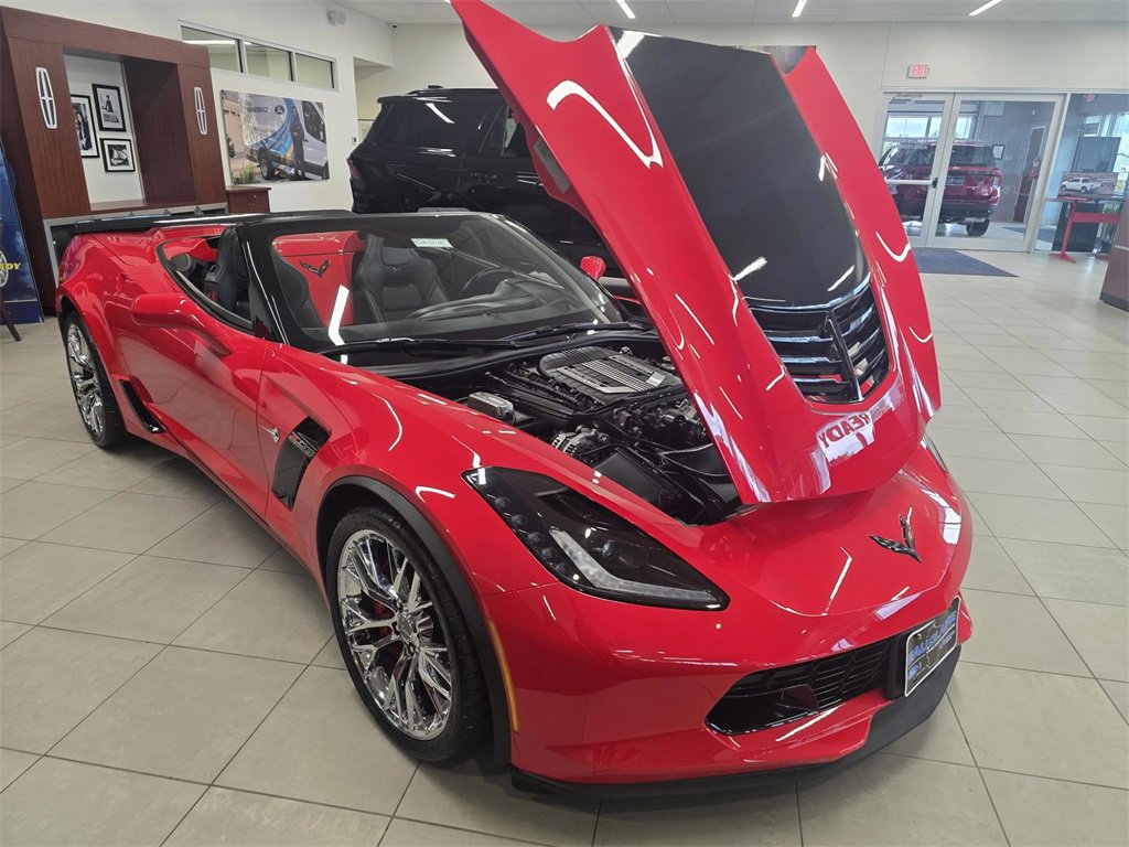 Used 2015 Chevrolet Corvette Z06 w/ 3LZ Preferred Equipment Group image 16
