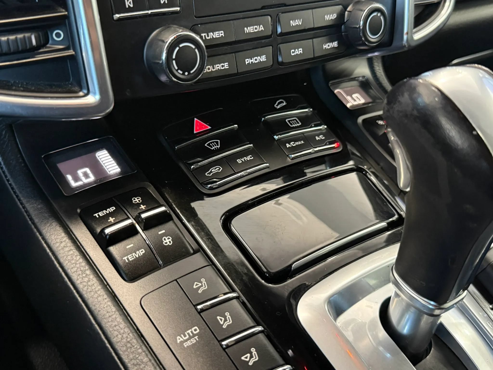 Used 2017 Porsche Cayenne Platinum Edition AWD/4WD image 51