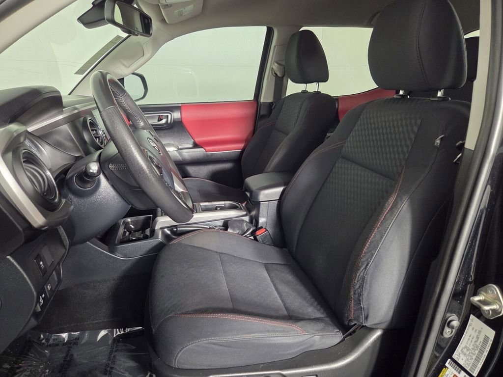 Used 2020 Toyota Tacoma SR5 RWD image 12